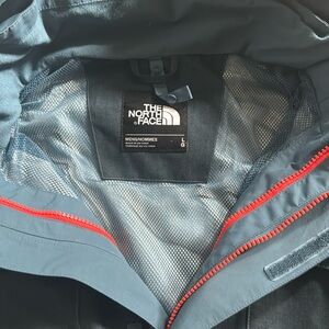 The north face mens blue Clooney shell w powder skirt